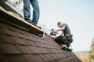 Local Roofers in Win Bay, OR